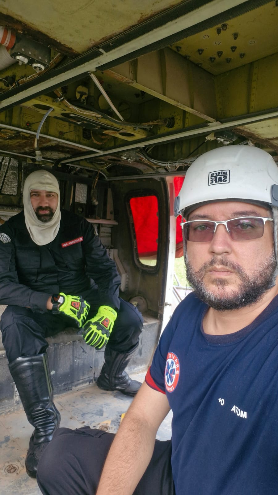Equipe Bravo's Emergência dentro de aeronave em treinamento especial