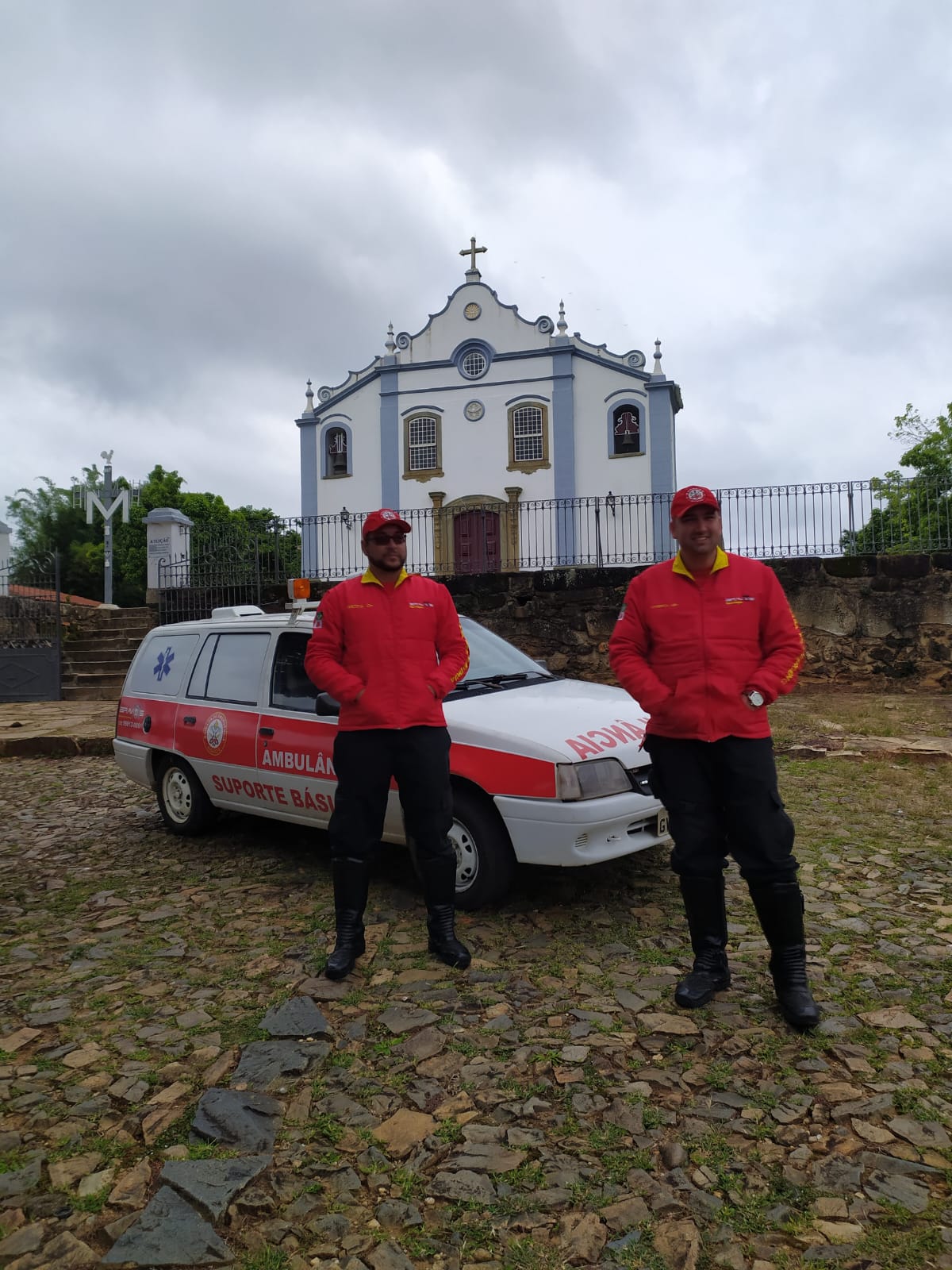 Início da Bravo's Treinamentos em 2016 — equipe e ambulância